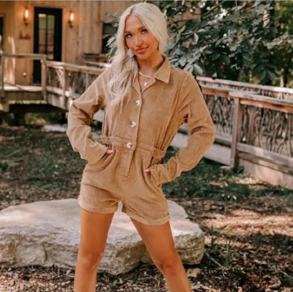 NWOT POL Tan Corduroy 1/2 Sleeves Romper - Picture 1 of 5